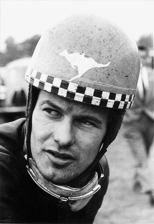 16.Jack Findlay on of the most famous private until he joined the team Suzuki in 1973. He greatest victory was the Senior TT in 1973 after 15 years trying to do it. His best result was second behind Agostini in the 500cc championship in 1968. Active years1958 - 1978 Teams: Suzuki Won 1 Championship  1975 | Formula 750